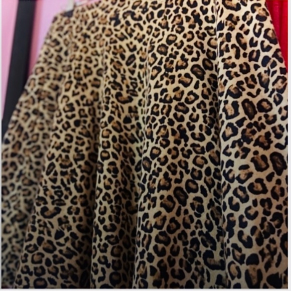 Target 90’s Style Leopard 🐆  Animal Print Mini Skater Skirt Women’s Small - Picture 2 of 3